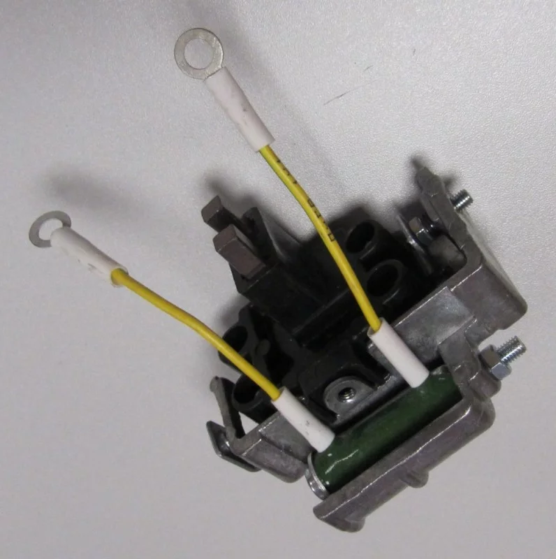 купить Щеткодержатель генератора Я-120 М1-01 (с резистором) / ЗАО "Энергомаш" г.Калуга